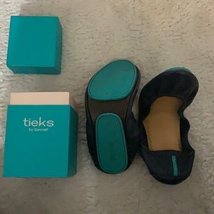 California Navy Tieks